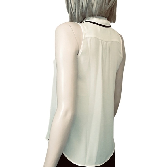 Loft Bow Tie Detail Sleeveless Blouse Button Front Top Shirt Lightweight - Picture 5 of 15